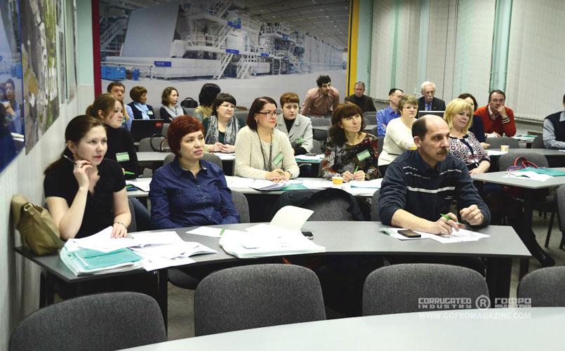 Зал в сборе и готов слушать и обсуждать