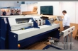Боксмейкер компании British Converting Solutions – BCS AutoBOX.   Характеристики: более 100 типов упаковки по FEFCO; смена типов/  размеров в течение одной минуты, при помощи сенсорного монитора;   Производительность до 1200 коробок/час; ширина заготовки