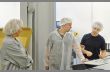 Тімо Кройтелер (Wigo Chemie GmbH), Анке Хофер та Себастьян Спітцер (Arwed Löseke) обговорюють передові методи виготовлення друкованих форм