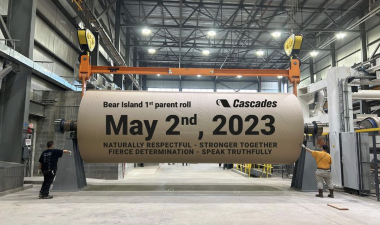Млин Bear Island компанії Cascades виробляє перший рулон