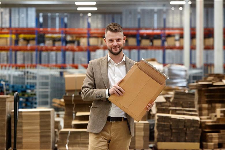 Fulfilment by FHB Group покращує роботу пакування за допомогою автоматизованої машини Mondi eComPack