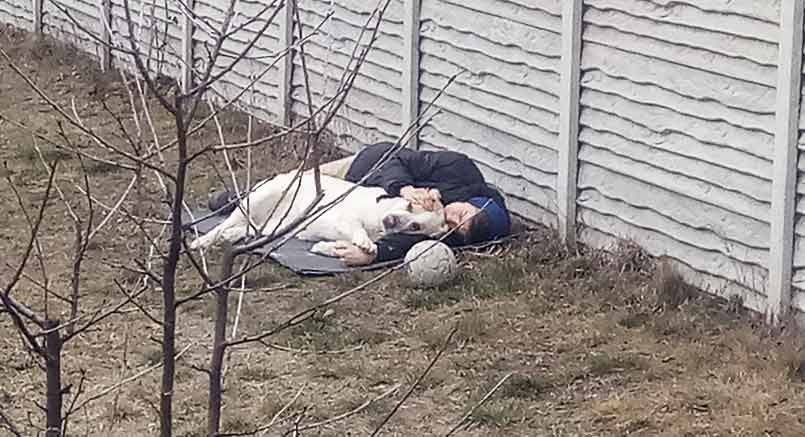 Marcus' farewell with Yurta dog